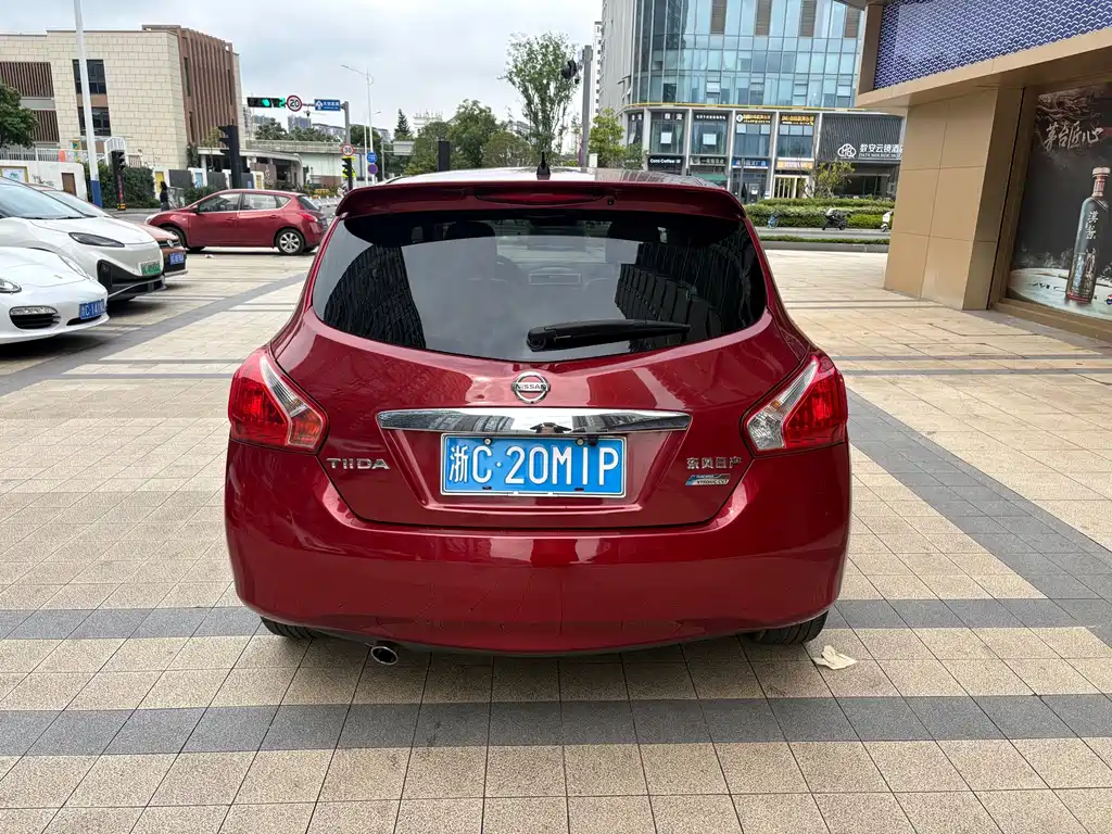 Nissan Tiida 2012