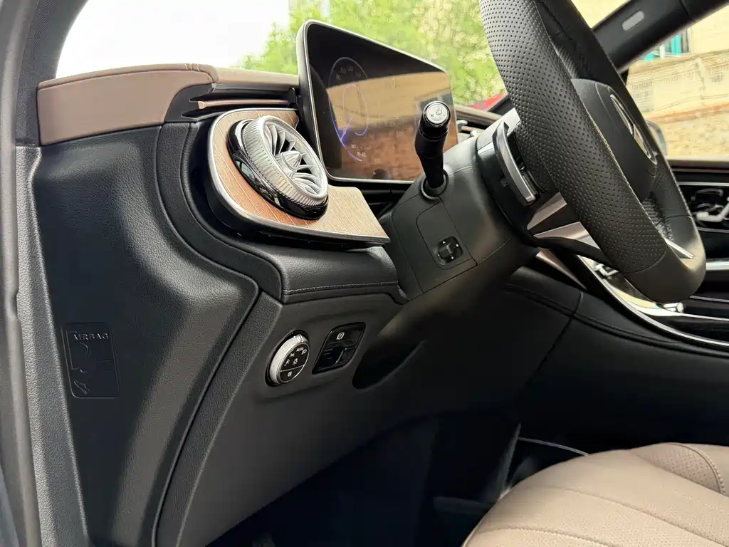 Mercedes-Benz EQE SUV 2025 — фото 17