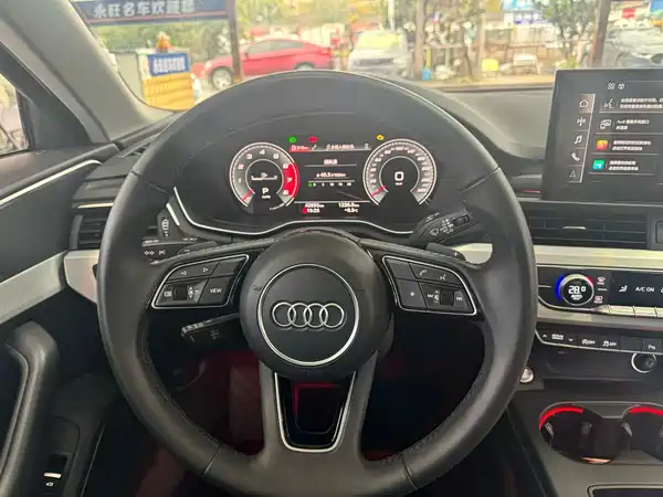 Audi A4L 2020