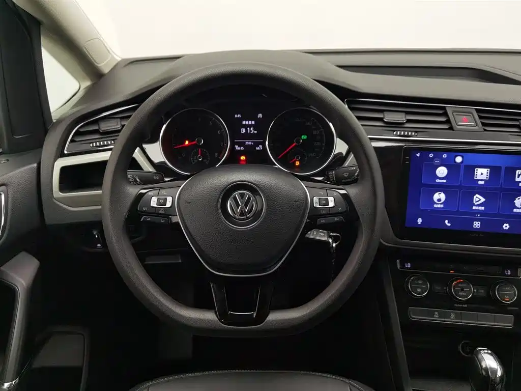 Volkswagen Touran 2016 — фото 11