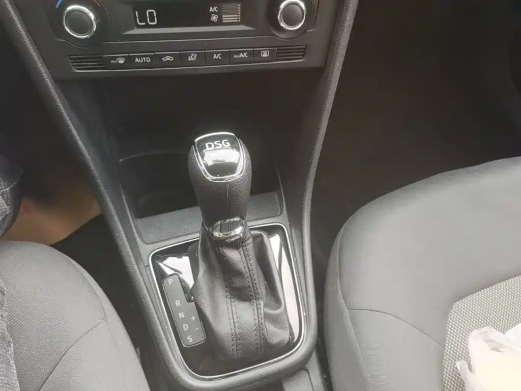 Skoda Rapid Spaceback 2016 — фото 14