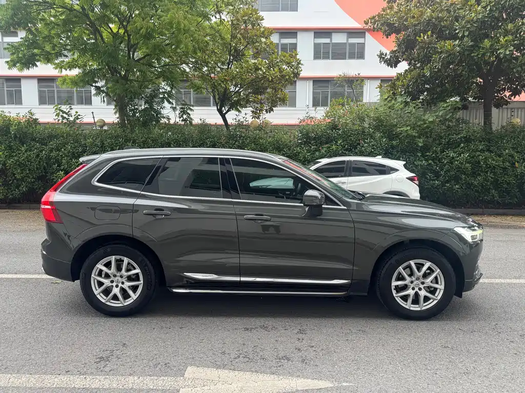 Volvo XC60 2019 — фото 21