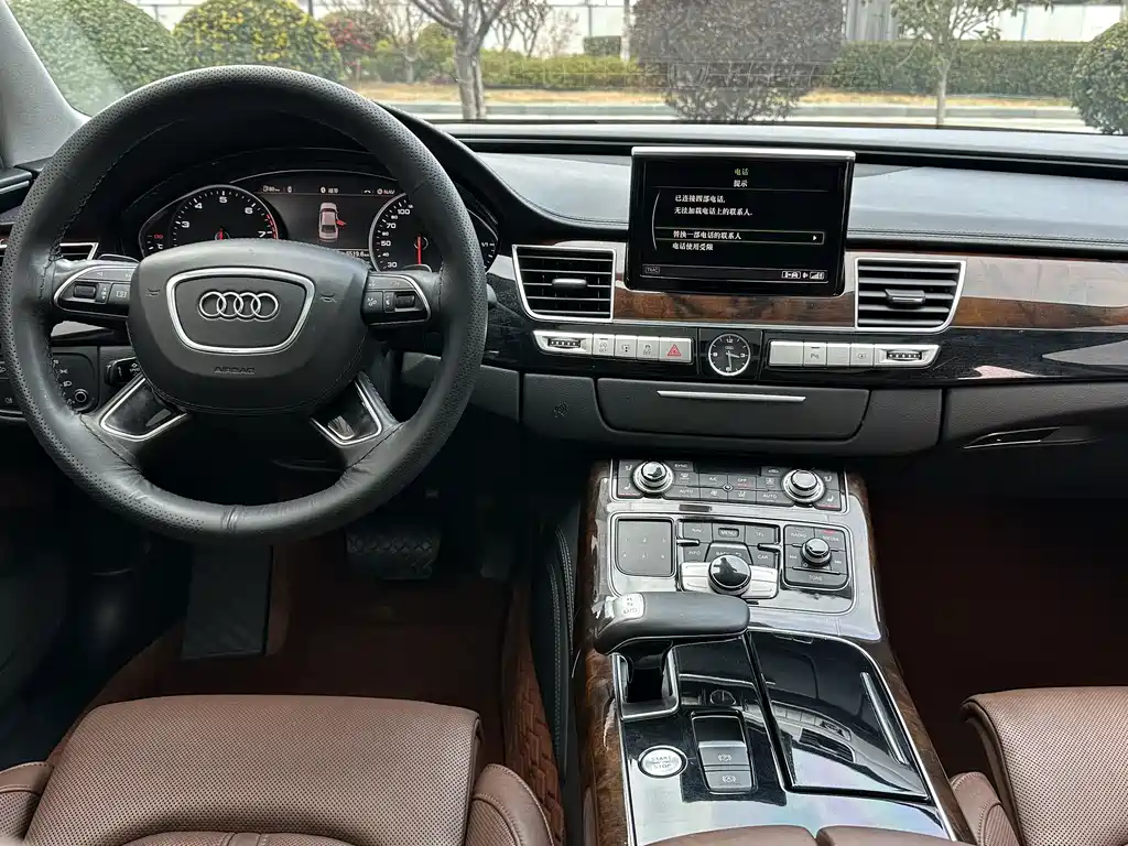 Audi A8 2016 — фото 12
