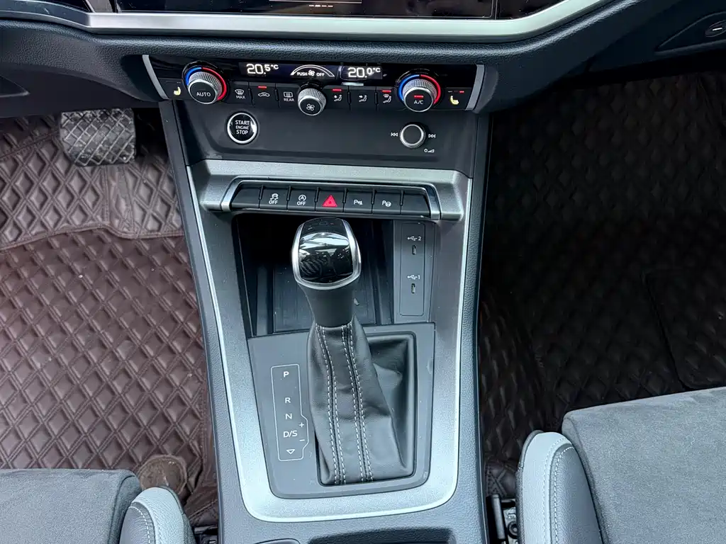 Audi Q3 2022 — фото 12