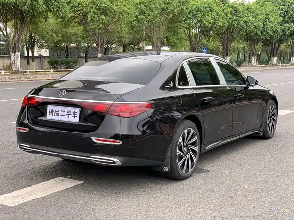 Mercedes-Benz E-Class 2024