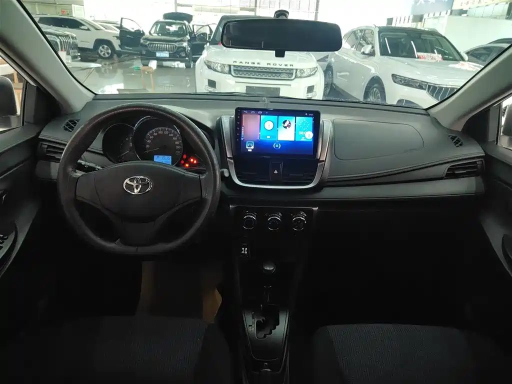 Toyota Yaris L 2019 — фото 6