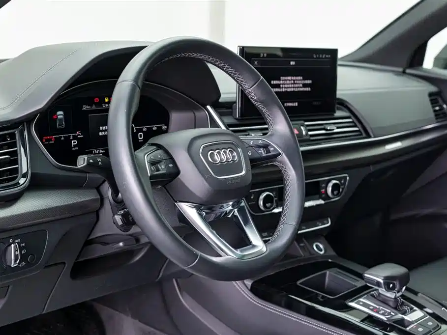Audi Q5L 2023 — фото 18