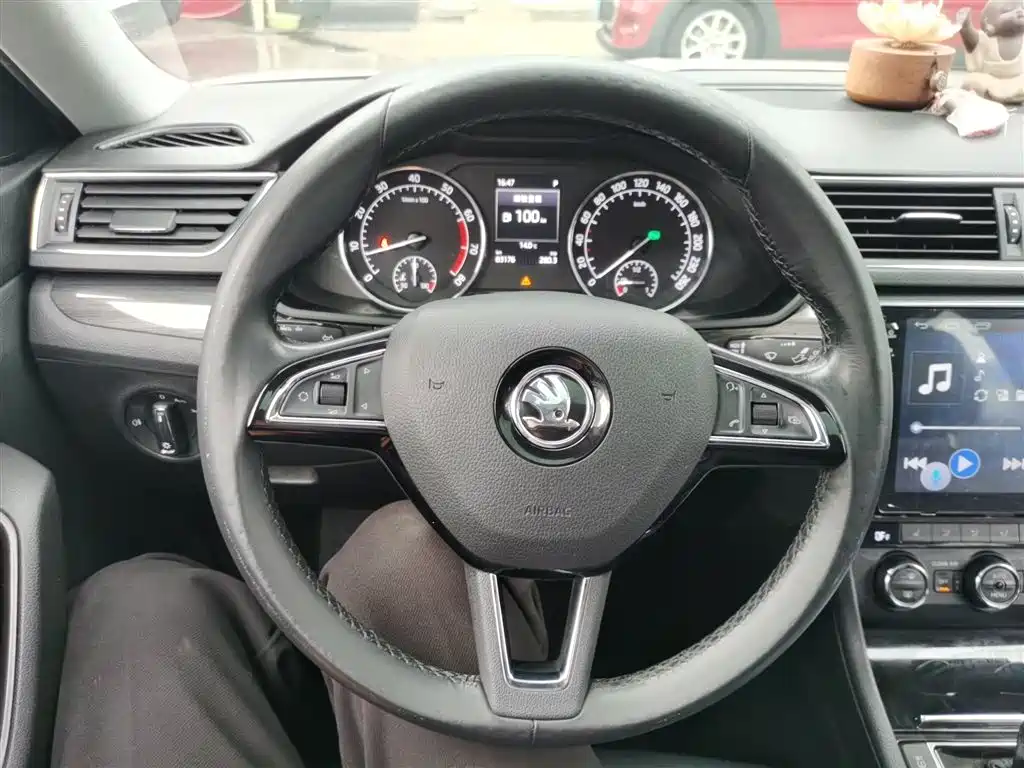 Skoda Superb 2016 — фото 11