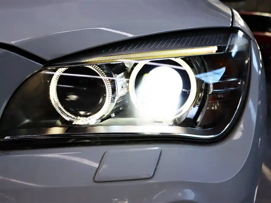 BMW X1 2012 — фото 22