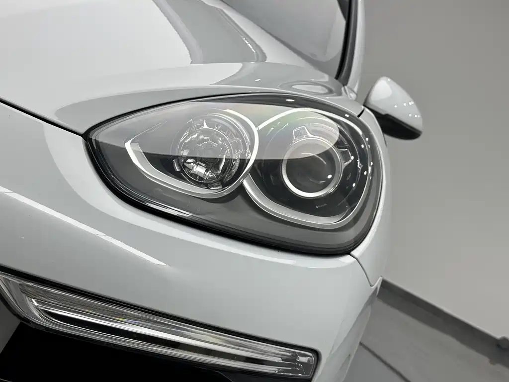 Porsche Cayenne 2016 — фото 20