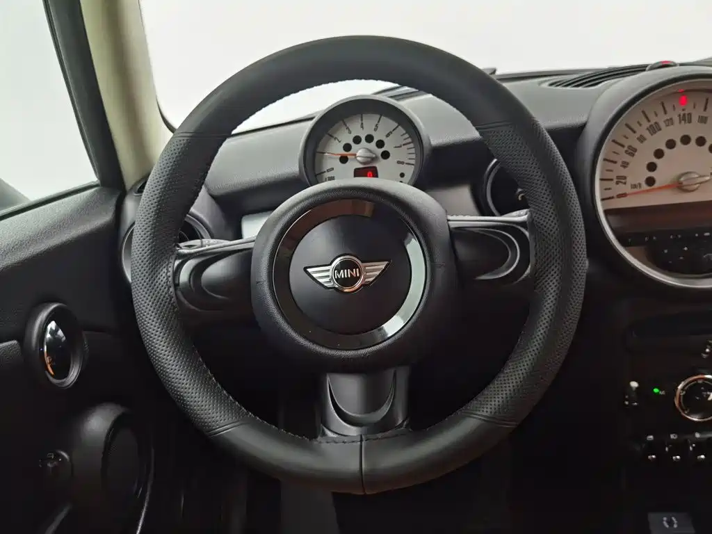 MINI Clubman 2013 — фото 11