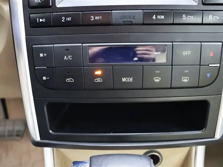 BAIC E-Series 2014 — фото 20