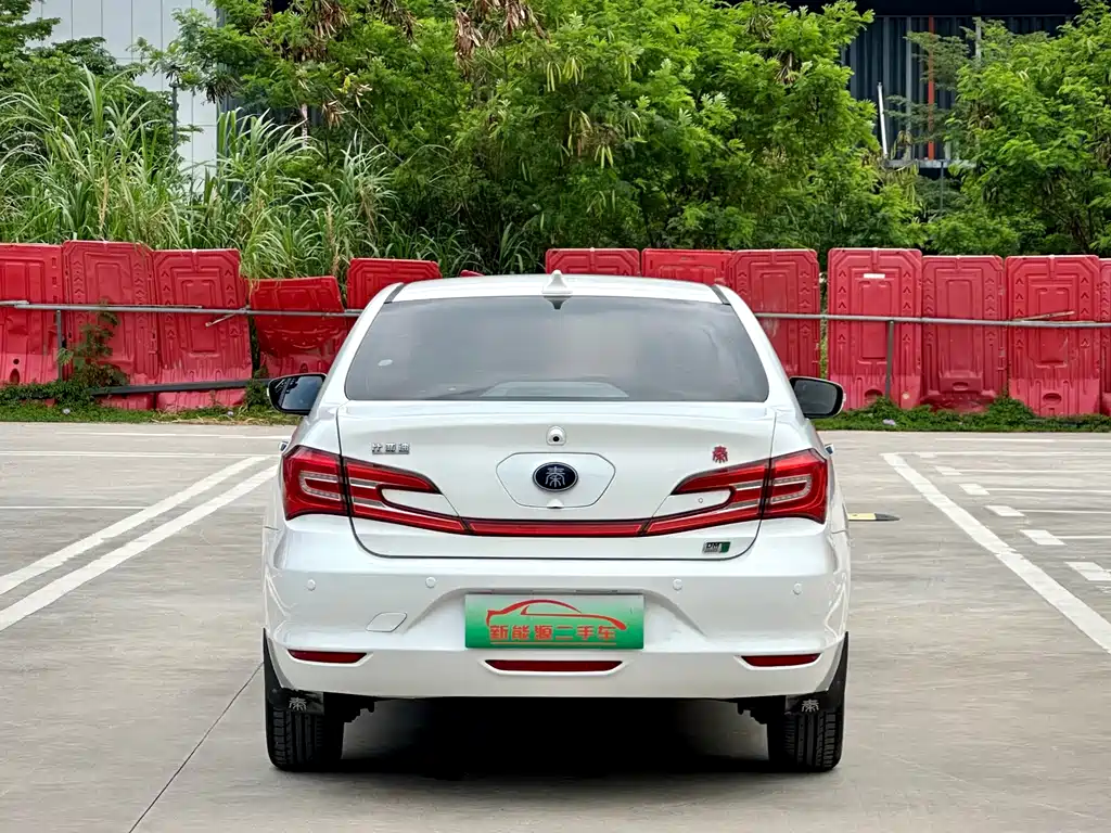 BYD Qin NEV 2018 — фото 5