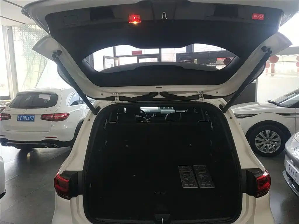 Mercedes-Benz GLB 2021 — фото 19