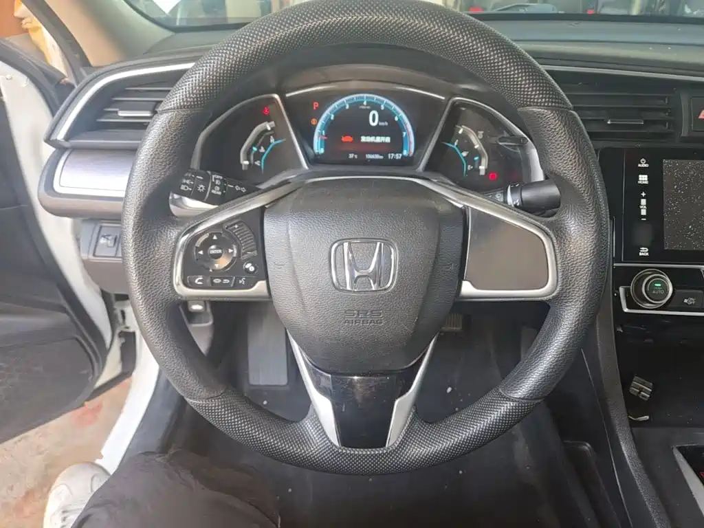 Honda Civic 2016 — фото 11