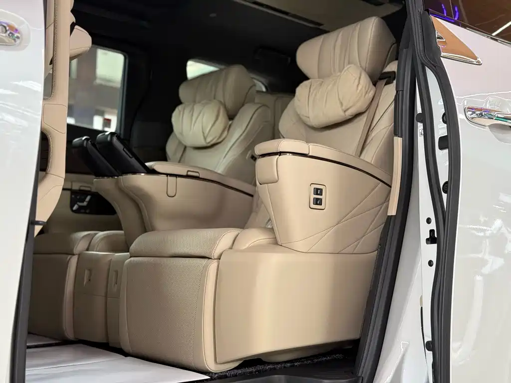 Toyota Alphard 2024 — фото 20