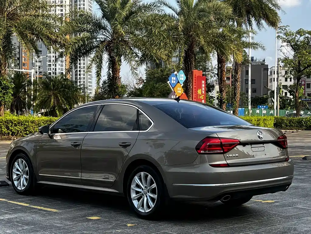 Volkswagen Passat 2018 — фото 9