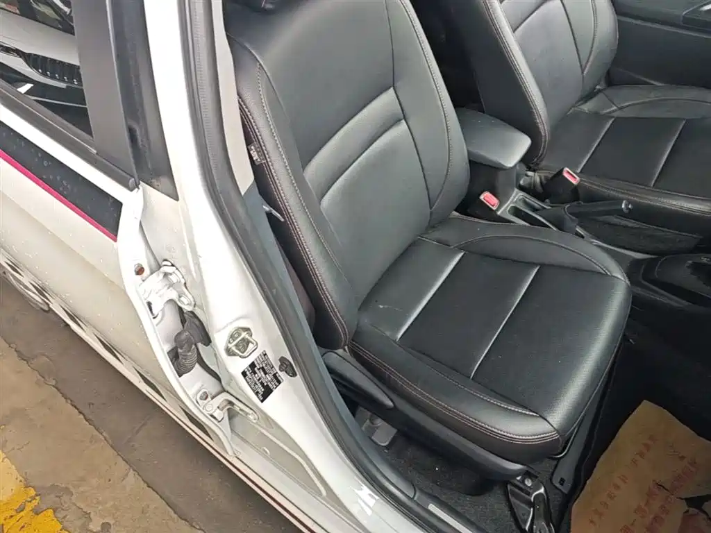 Toyota Yaris L 2018 — фото 25