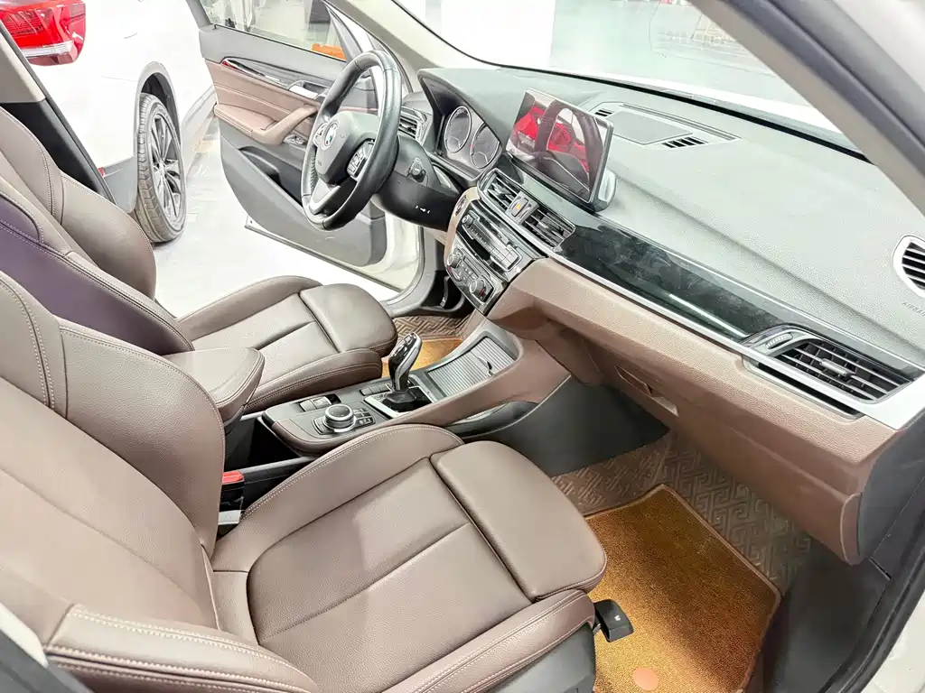 BMW X1 2021 — фото 11