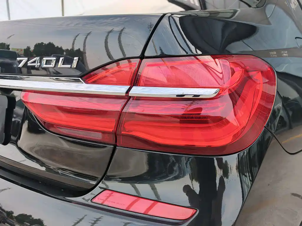 BMW 7 Series 2018 — фото 10