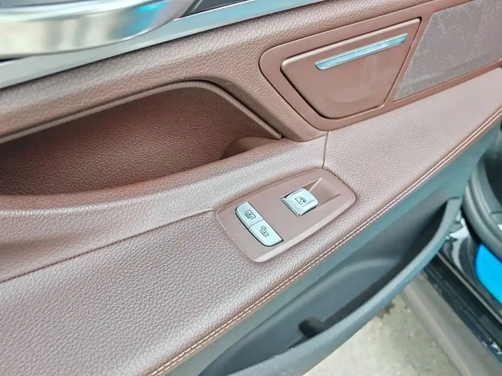 BMW 7 Series 2018 — фото 28