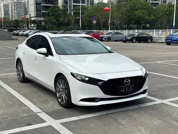Mazda 3 Axela 2022