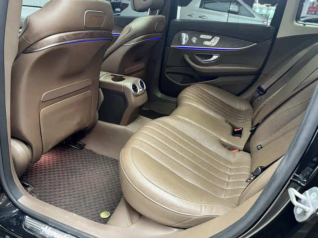 Mercedes-Benz E-Class 2020 — фото 17