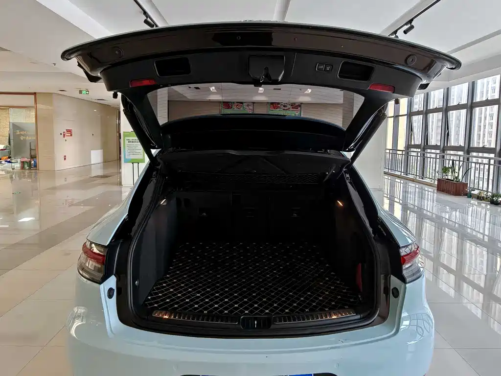 Porsche Macan 2020 — фото 8