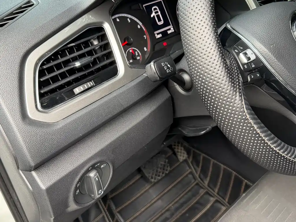 Volkswagen T-Roc 2018 — фото 21