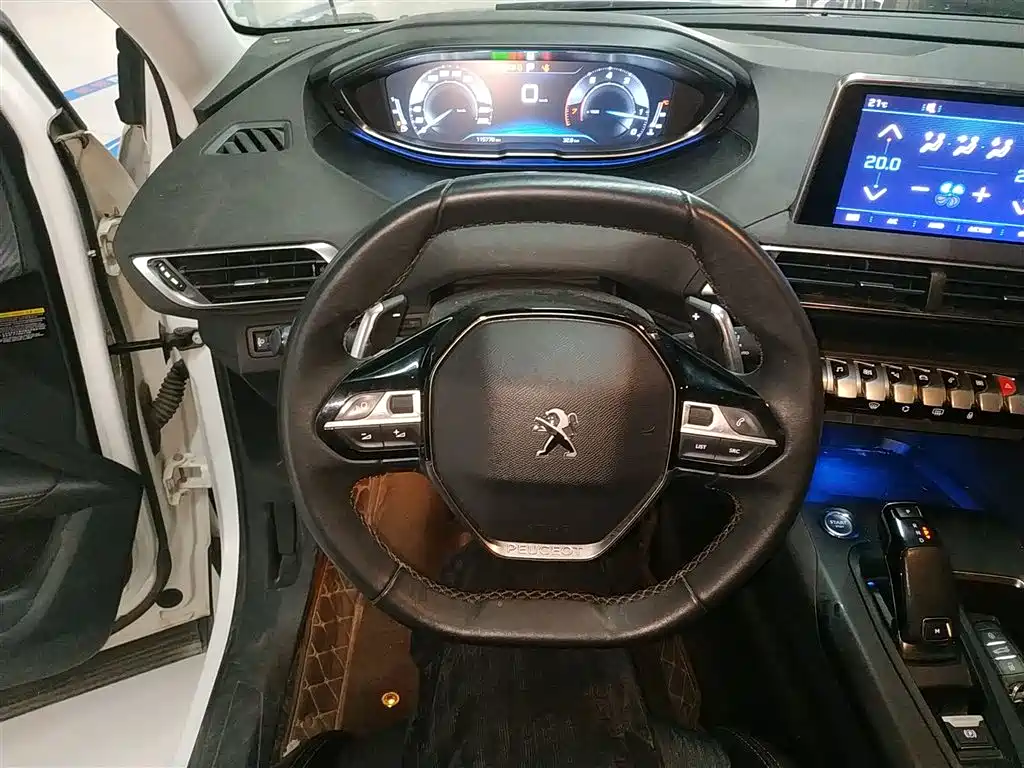 Peugeot 4008 2018 — фото 11