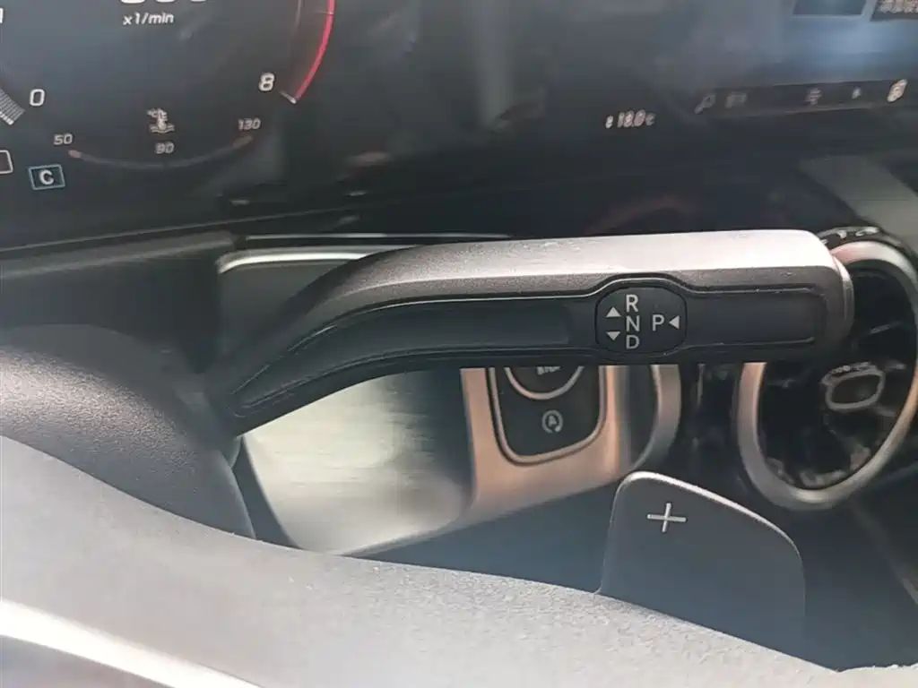 Mercedes-Benz GLB 2021 — фото 14