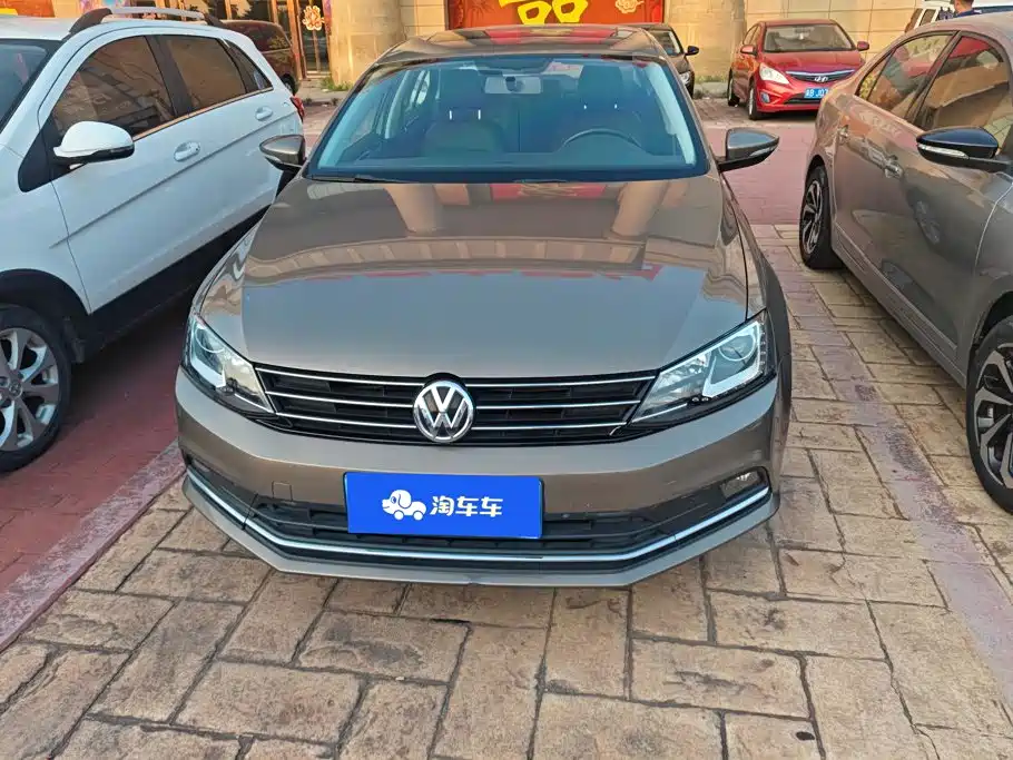 Volkswagen Sagitar 2016