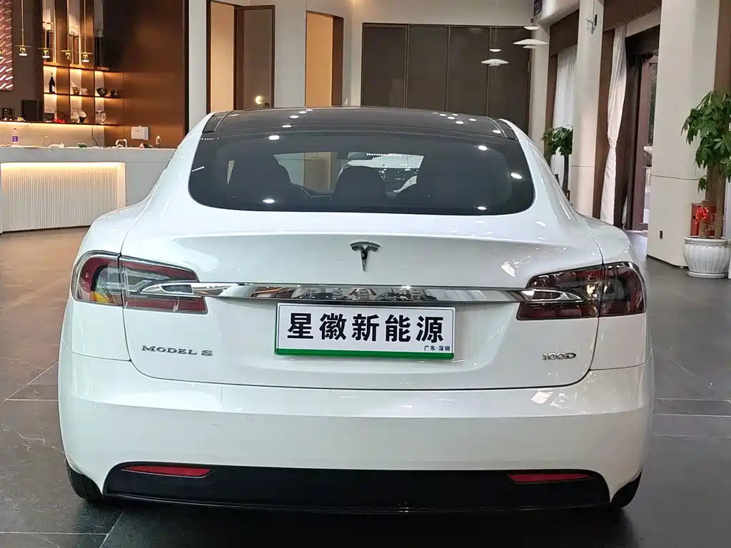 Tesla Model S 2018 — фото 19