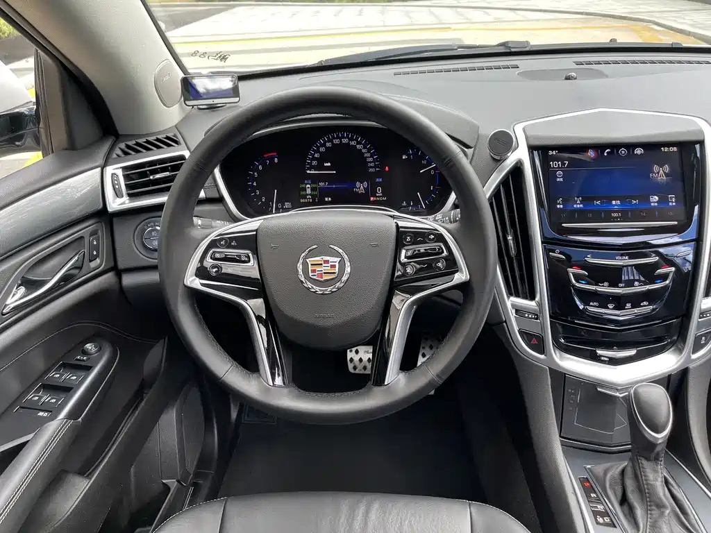 Cadillac SRX 2016 — фото 10