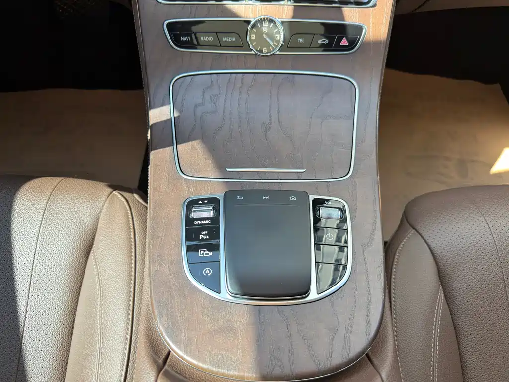 Mercedes-Benz E-Class 2020 — фото 22