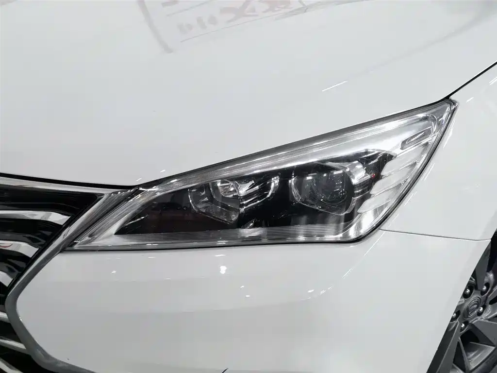 Changan Eado DT 2018 — фото 7