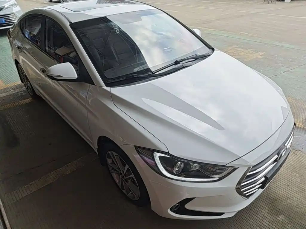 Hyundai Elantra 2017 — фото 4