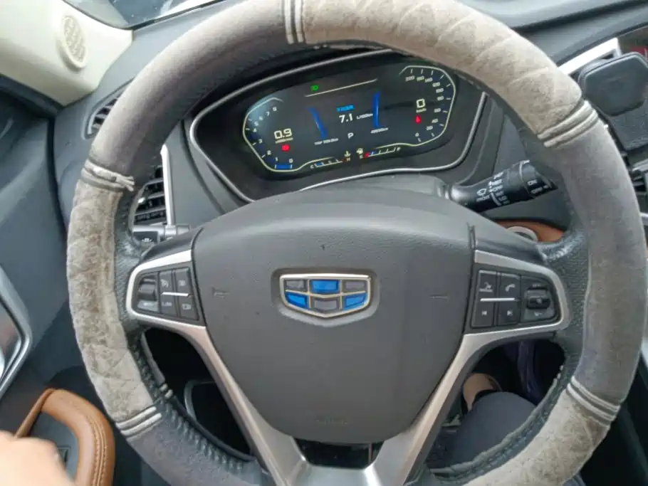 Geely Vision X6 2018 — фото 15