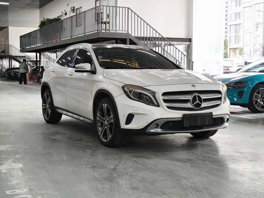 Mercedes-Benz GLA 2015