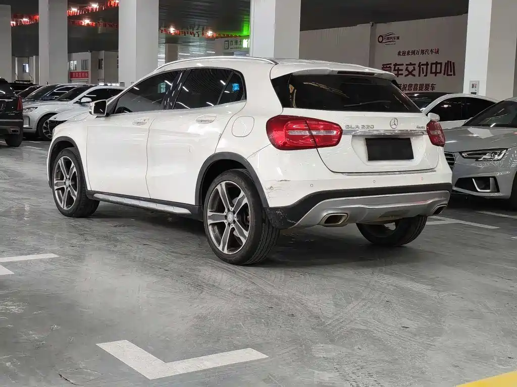 Mercedes-Benz GLA 2015 — фото 9