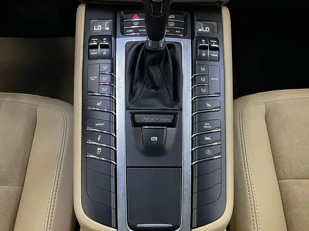 Porsche Macan 2018 — фото 15