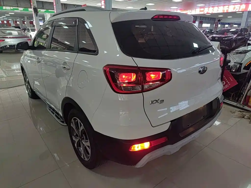 Kia KX3 2017 — фото 5
