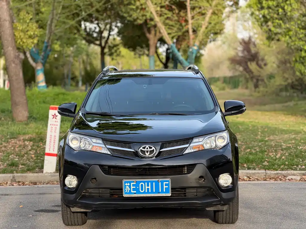 Toyota RAV4 2015 — фото 2
