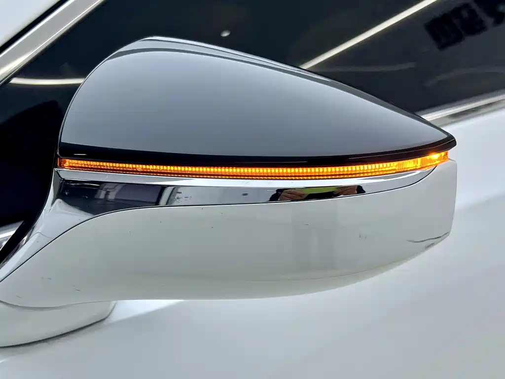 Lexus ES 2021 — фото 17