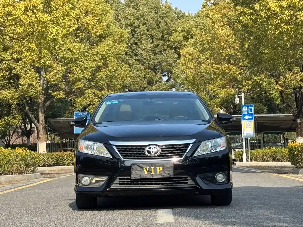 Toyota Camry 2013 — фото 2