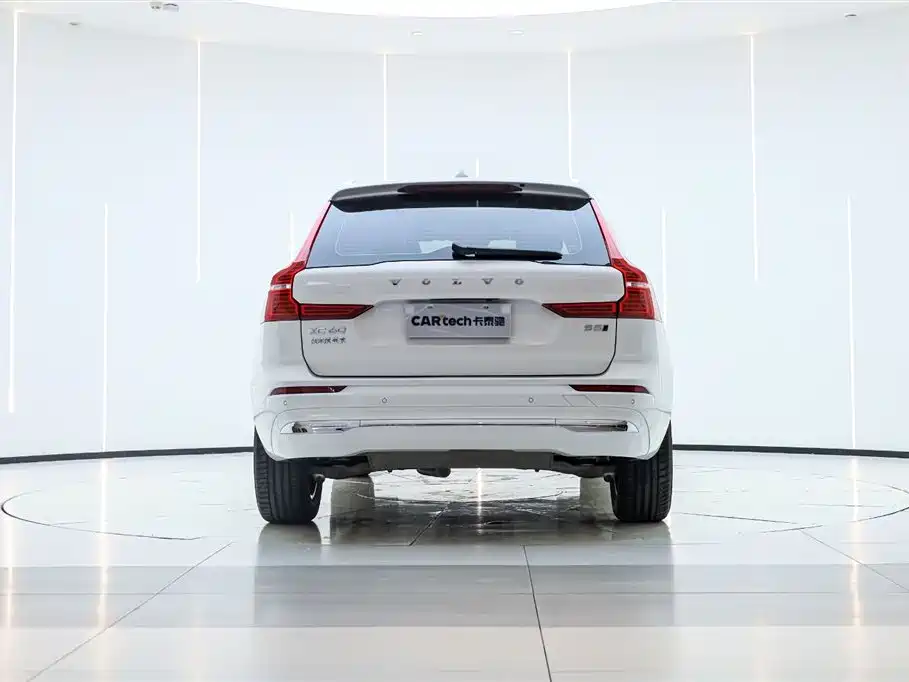 Volvo XC60 2024 — фото 6