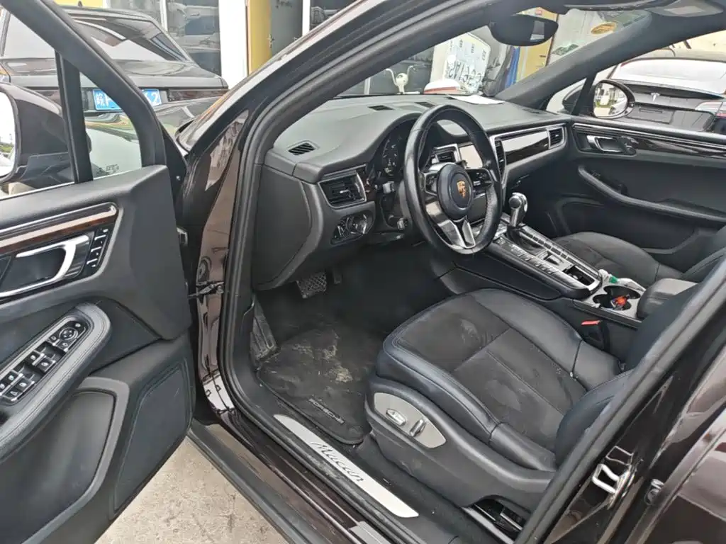 Porsche Macan 2015 — фото 16
