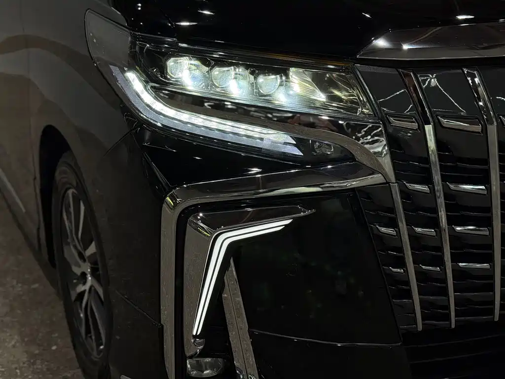 Toyota Alphard 2017 — фото 21