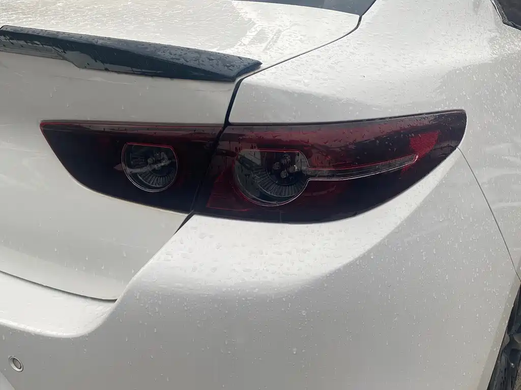 Mazda 3 Axela 2019 — фото 13