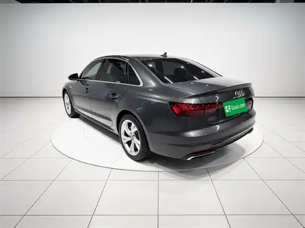 Audi A4L 2020